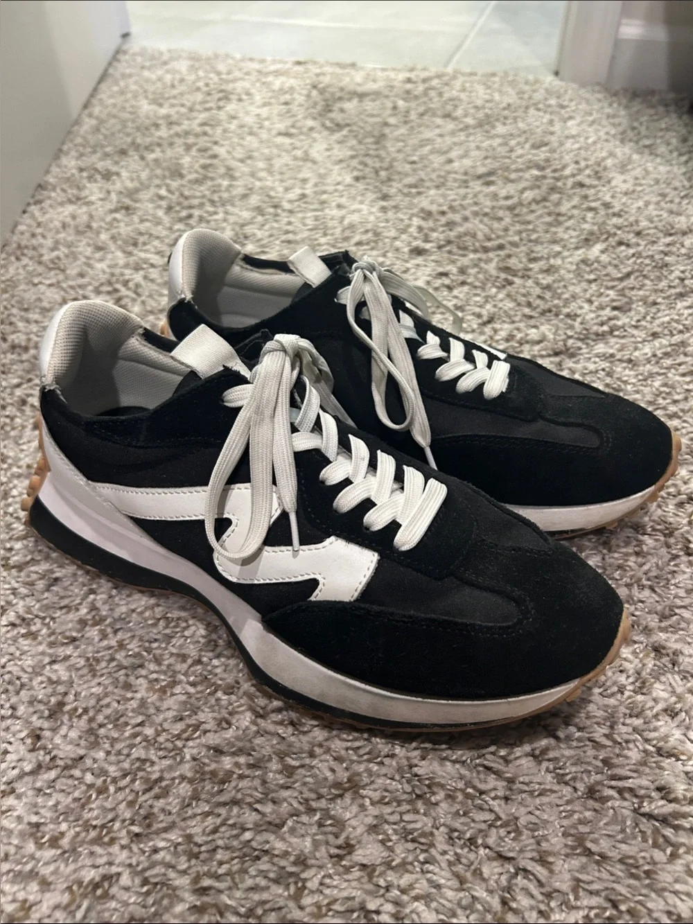 Women’s Black and White Casual Sneakers